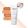 O Protetor Episol Sec OC com FPS 30 tem efeito mate, toque seco, traz uma sensação de pele limpa e preserva o colágeno